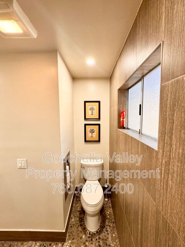Palm Springs House: 2004 N San Antonio Rd
