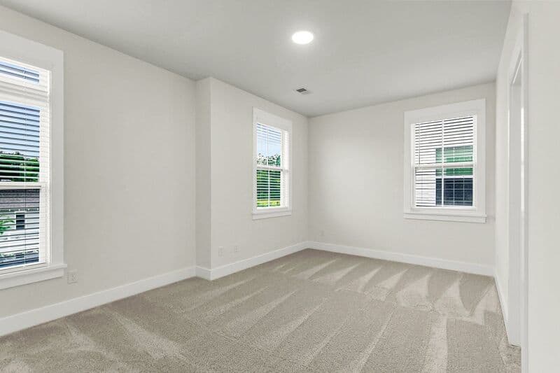 Summerville Townhome: 254 Symphony Ave