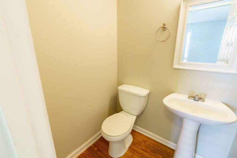 Athens House: 321 Samuel Clemens Way