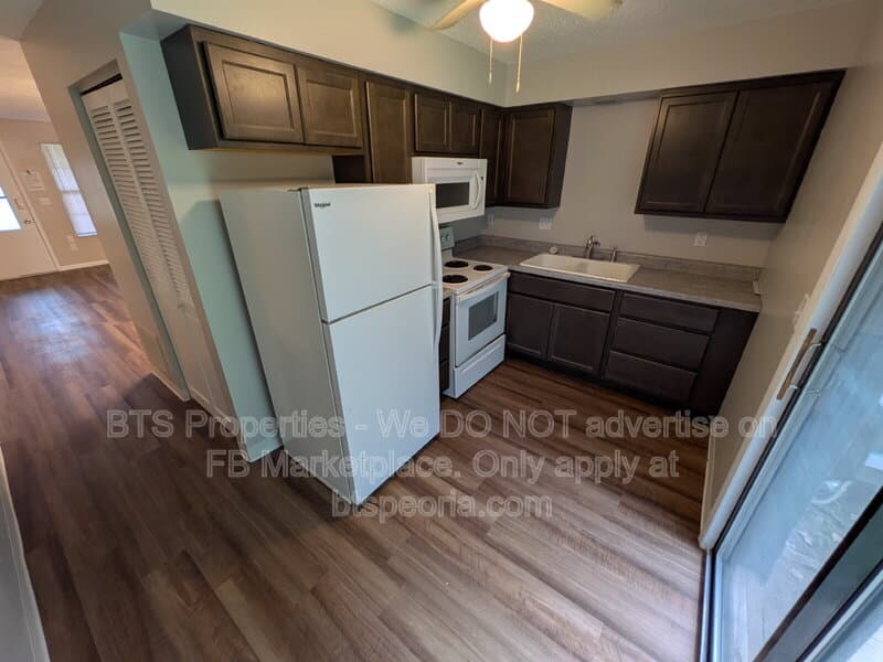 Peoria House: 3426 W Dorchester Ridge