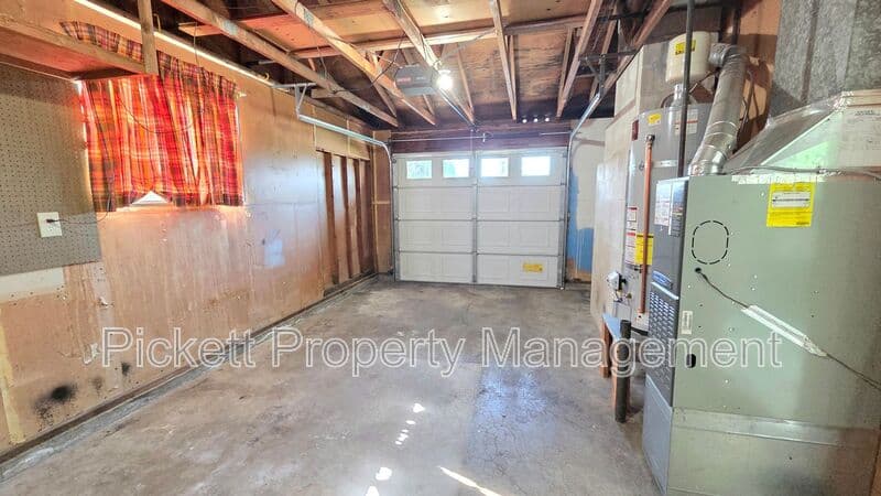 Port Orchard House: 2977 Hoover Ave SE