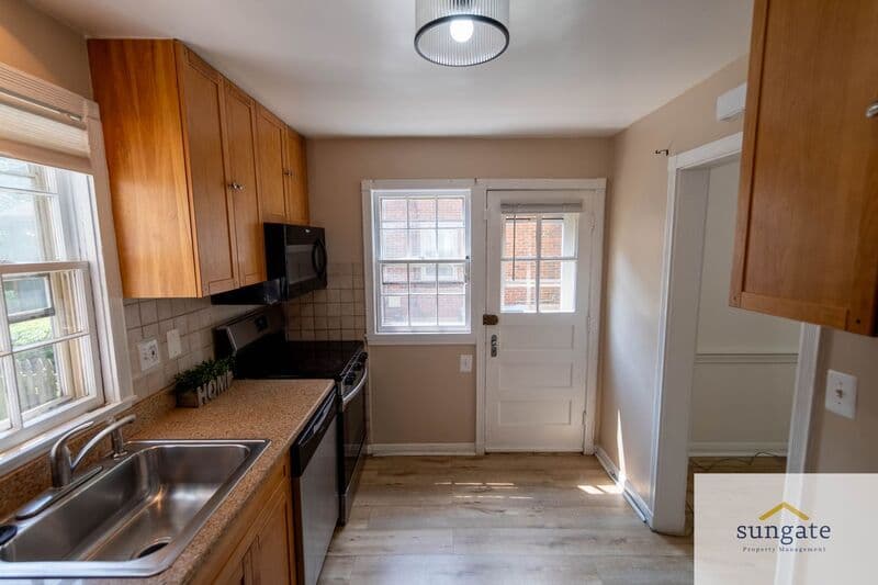 Baltimore House: 7023 Concord Rd
