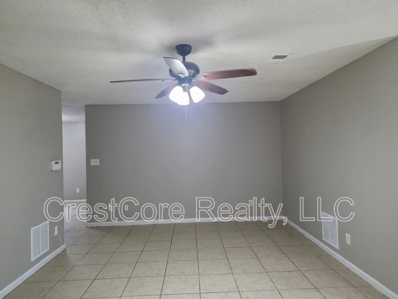 Memphis House: 4866 Royal Run Dr