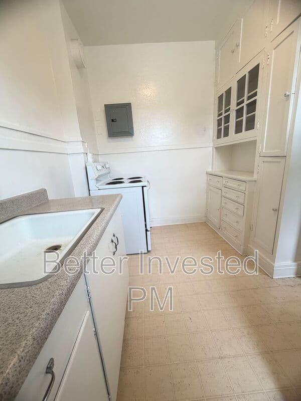 Santa Rosa Condo: 526 B St