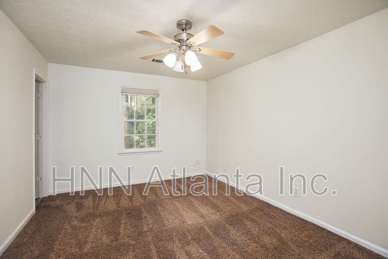Norcross Condo: 5557 Estates Court