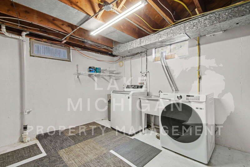 Grand Rapids House: 329 Alten Avenue Northeast