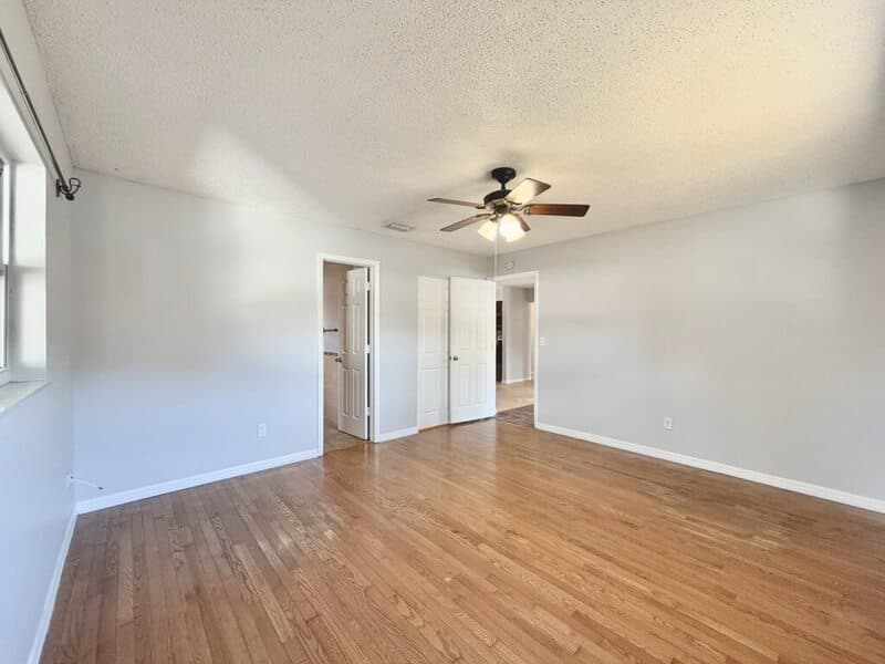 St. Petersburg House: 6943 Buhrley Terrace North