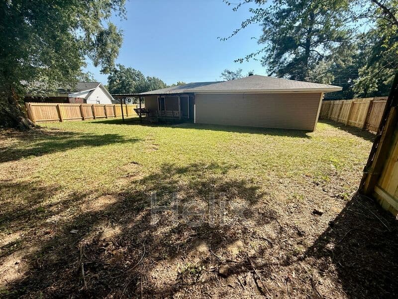 Madison House: 102 Channel Ln