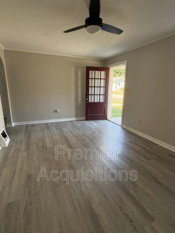 Alton House: 3226 Hawthorne Blvd