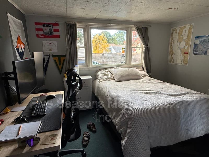 Burlington Condo: 14 Dans Court - 14