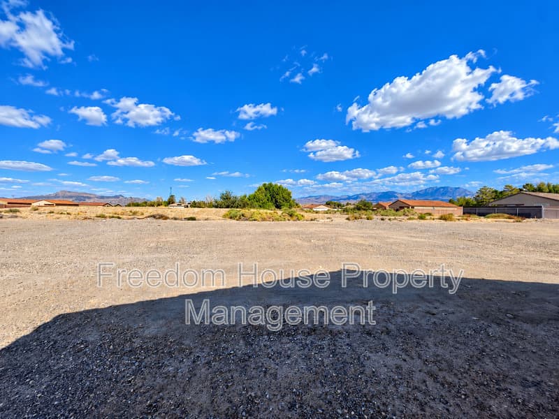 Pahrump House: 766 Makenna Rain Drive