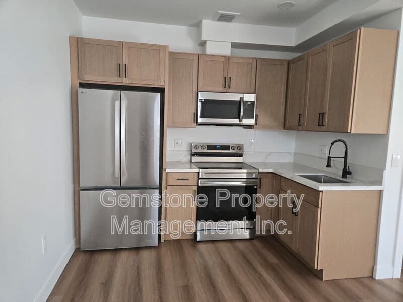 San Diego House: 5387 Brockbank Pl