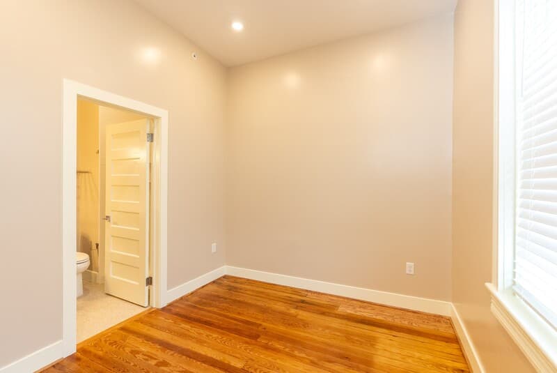 Harrisonburg Condo: 157-305 N. Main Street