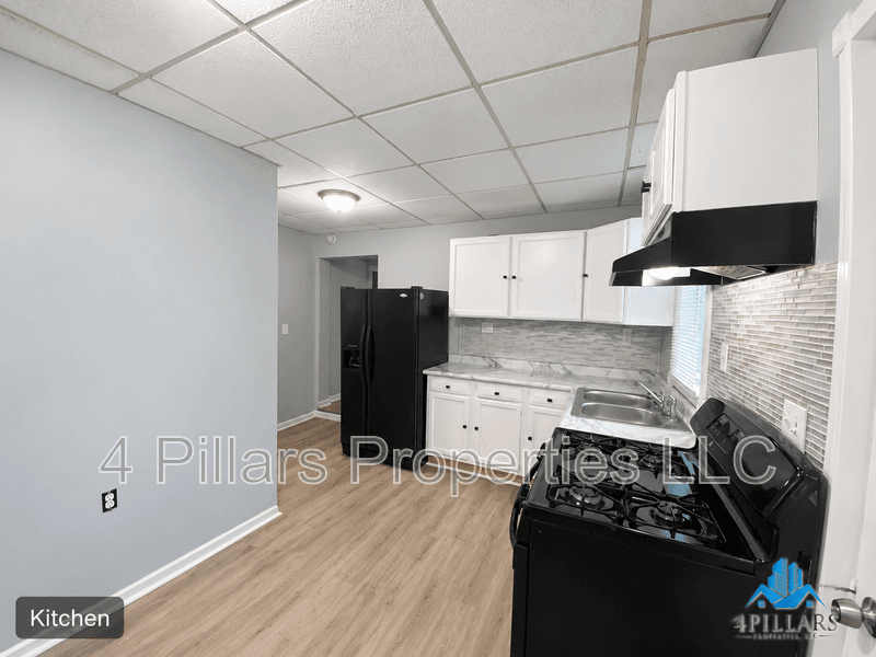 La Porte Condo: 134 Belden St
