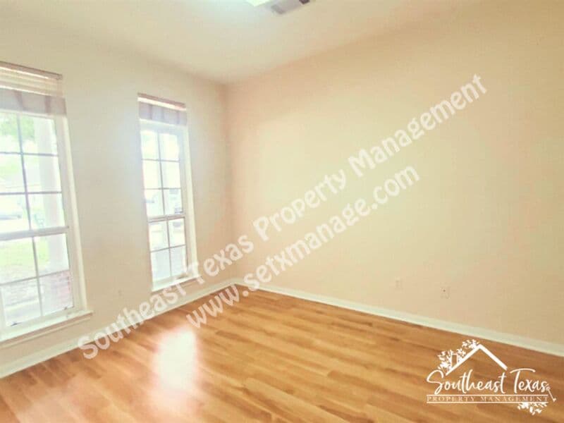 Beaumont House: 7920 Buttercup Drive
