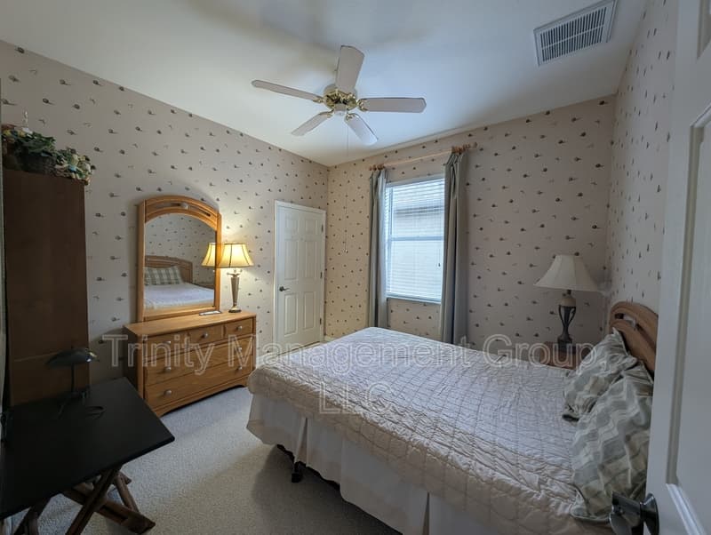 Land O' Lakes House: 10812 Deerberry Drive