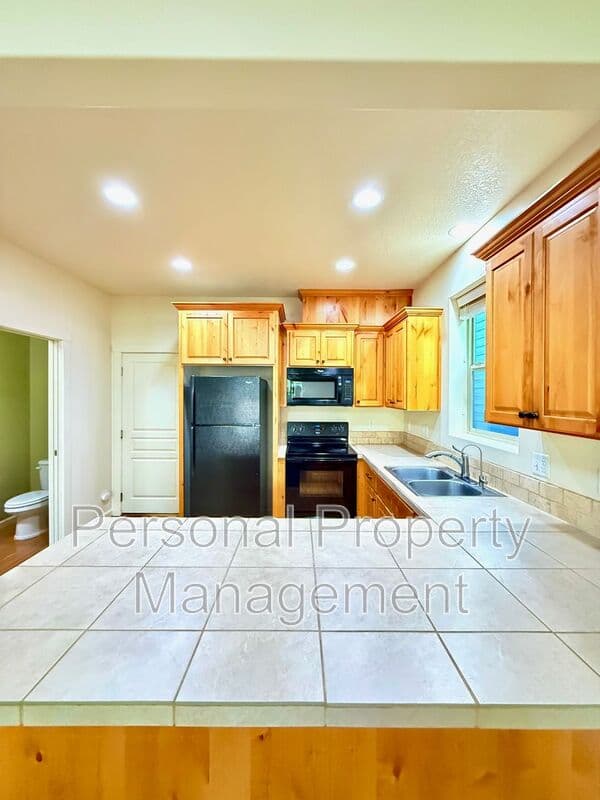 Vancouver House: 137 NW 76th St
