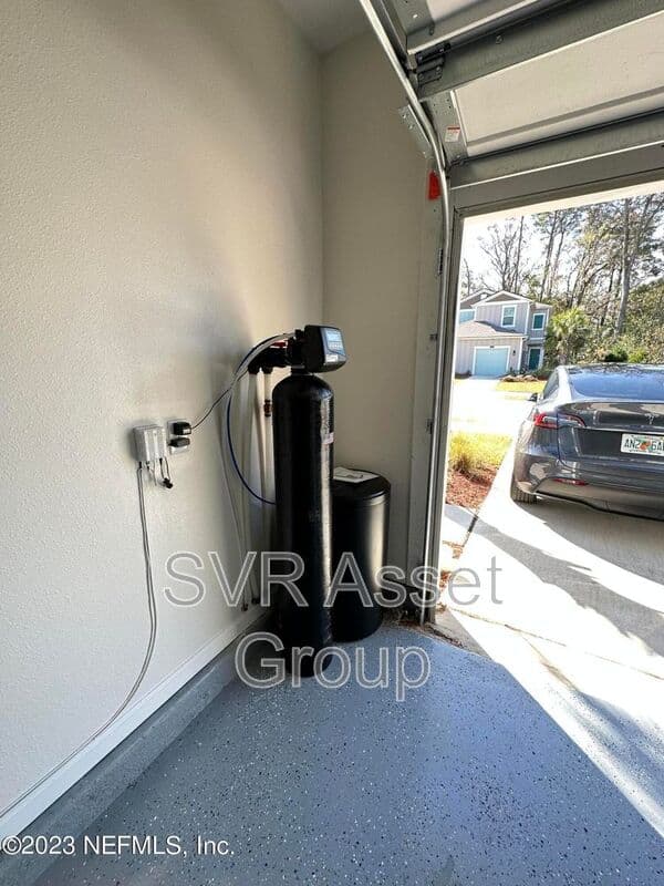 Jacksonville House: 257 ARALIA LN
