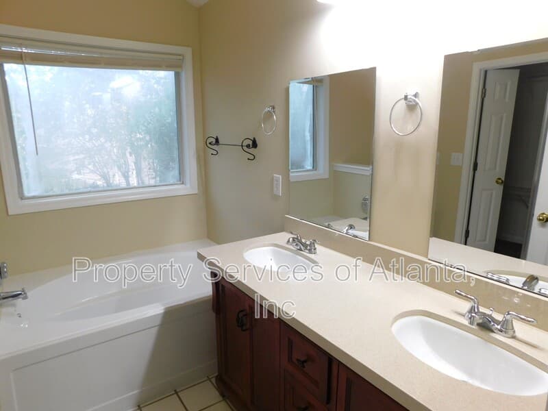 Marietta House: 2506 Waterstone Way
