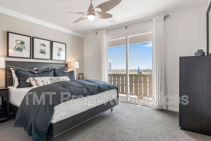 Sacramento Townhome: 31 Advantage Court