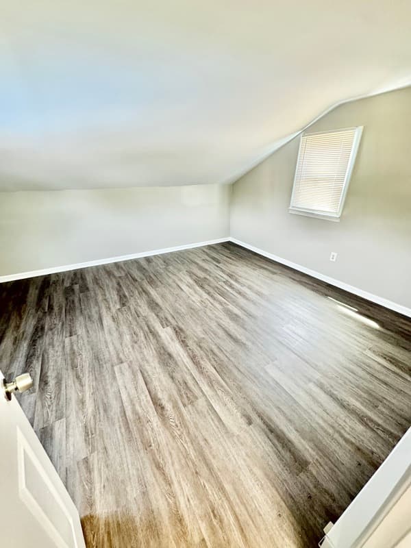 Fredericksburg House: 11918 Dogwood Ave
