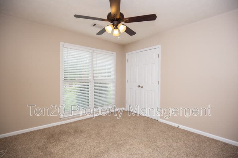 Smiths Station House: 21 Lee Rd 2004