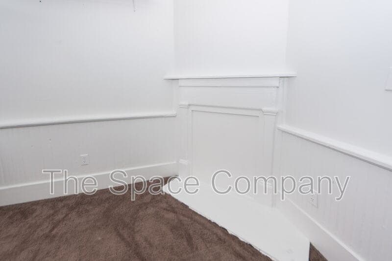 CHARLESTON Townhome: 215 FISHBURNE STREET