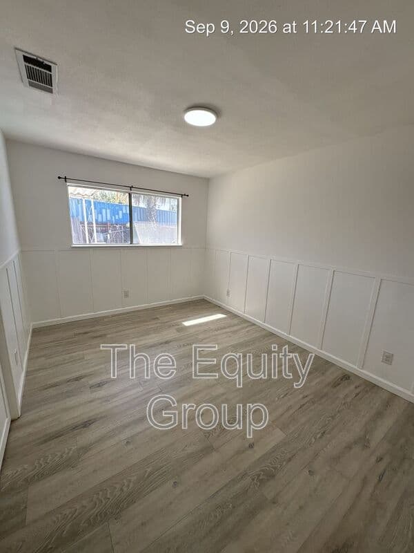 Hanford House: 1105 Freddie Circle
