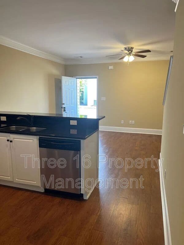 Augusta Townhome: 1555 Craig St