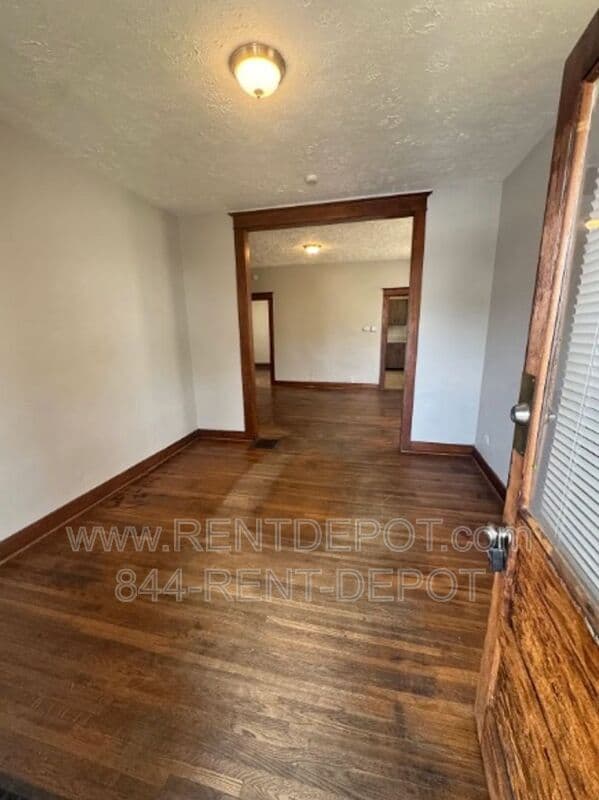 Evansville House: 1731 S Kerth Ave