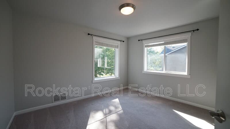 Liberty Lake House: 24999 E Ludlow Ave