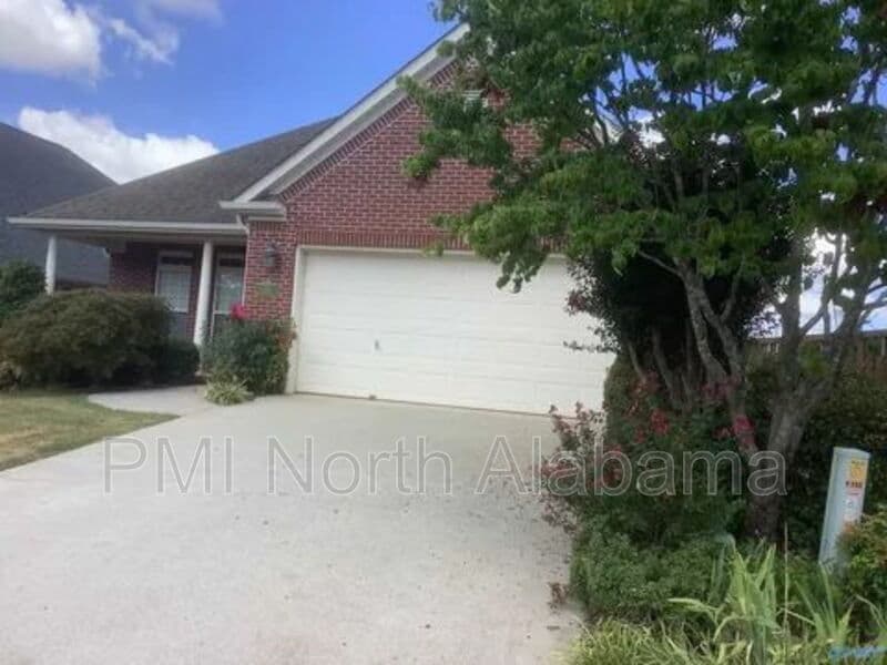 Madison House: 134 Canterbury Drive