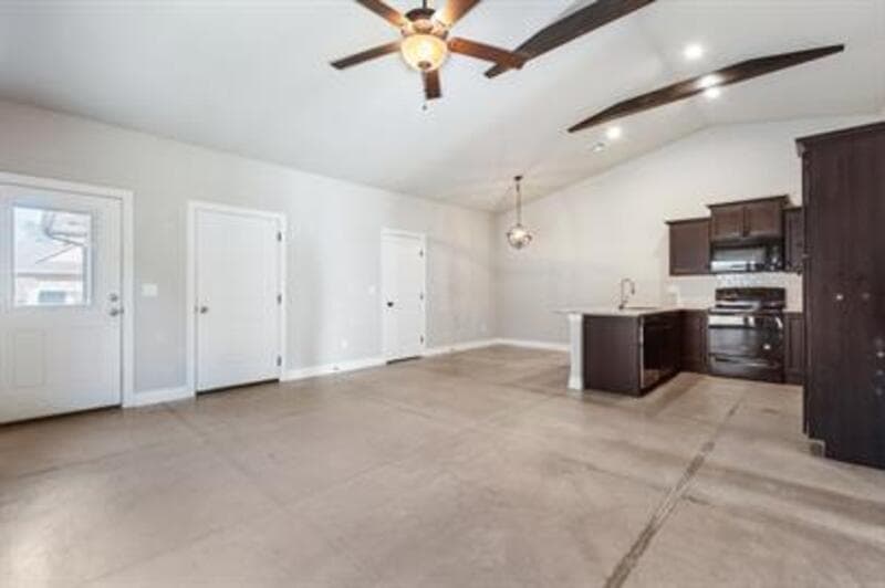 Wichita House: 13625 Hunters View Street