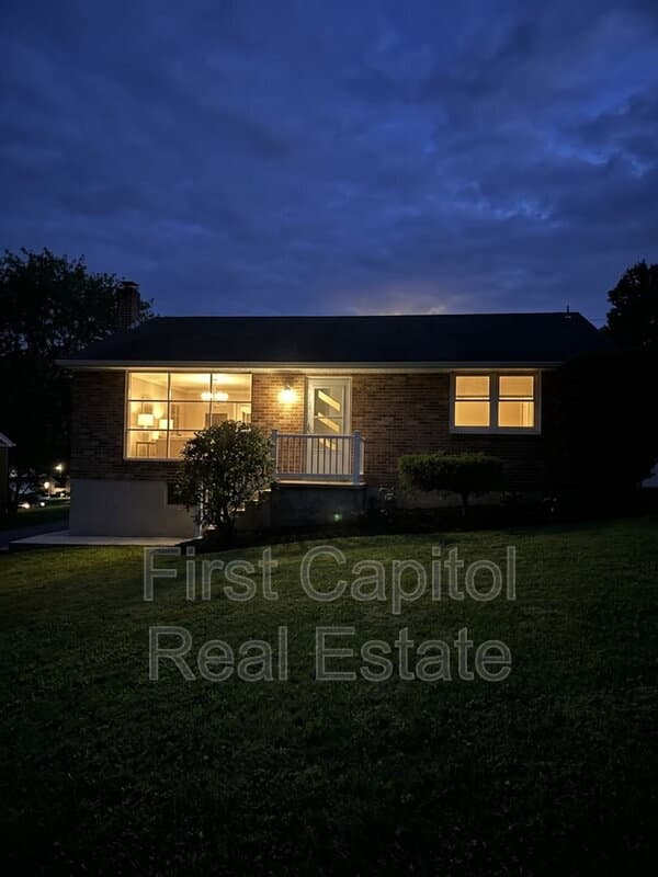 Mount Wolf House: 755 York Street