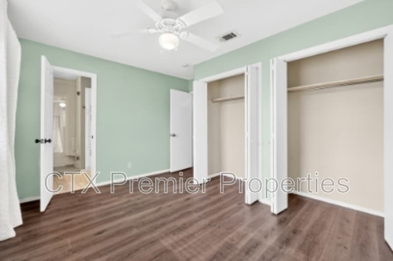 Austin House: 8408 Maine Drive