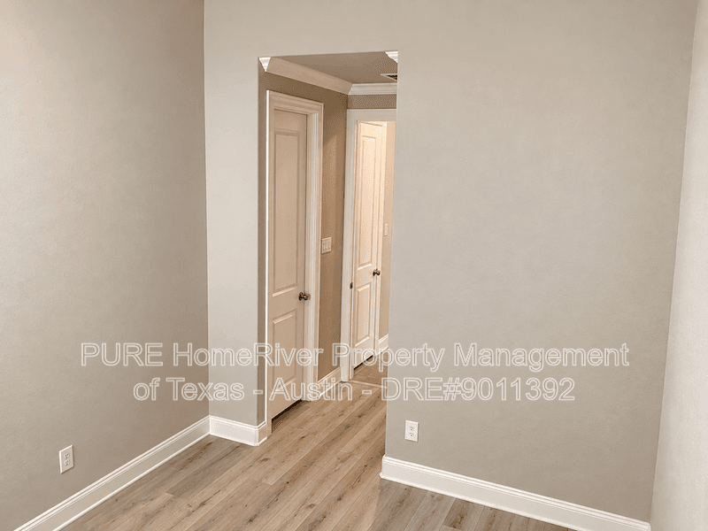 Leander House: 2416 Belen Dr