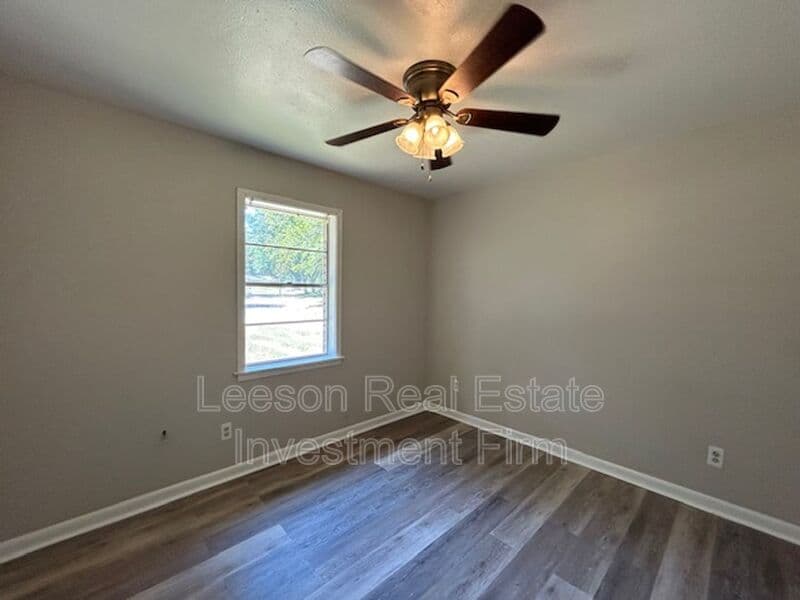 Shreveport House: 1102 Cloverdale Dr.