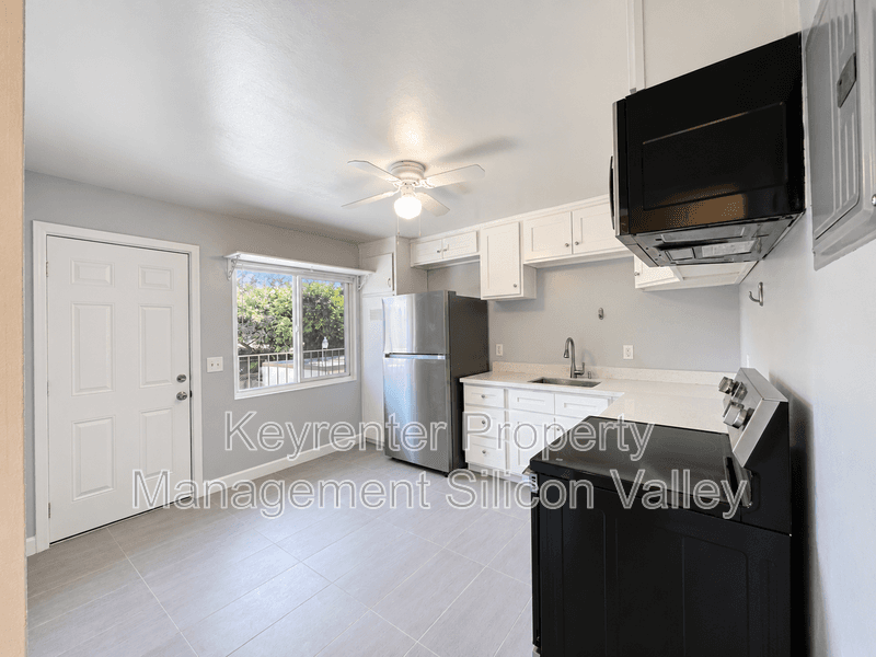 San Jose House: 1910 Davis St
