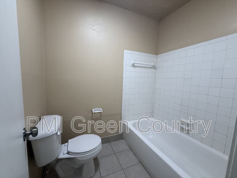Tulsa House: 4334 E 67th St