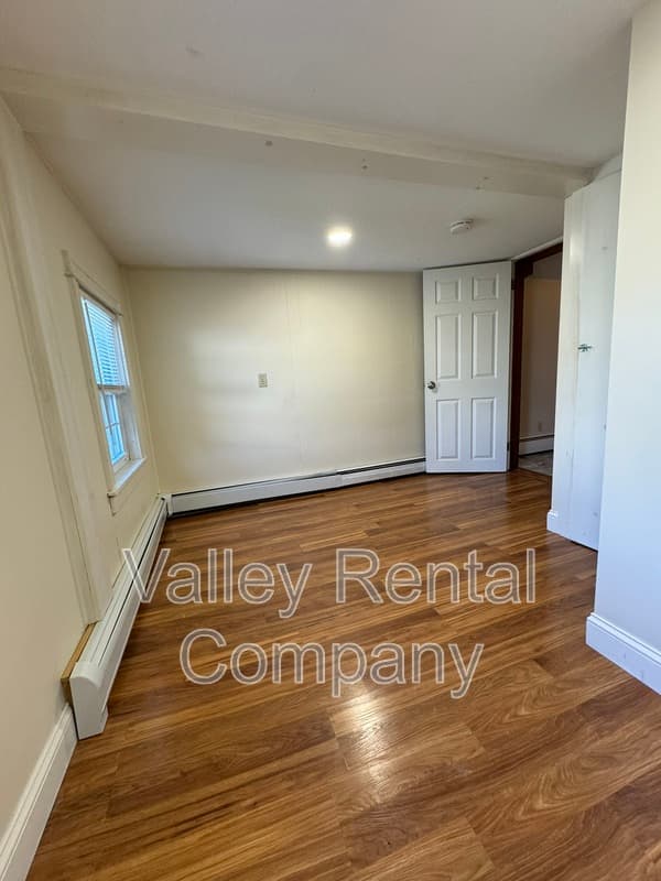 Hadley Condo: 37 Middle Street - 2