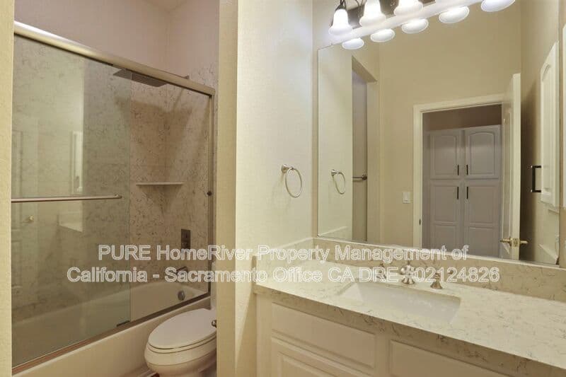 Gold River House: 12020 Gold Pointe Lane