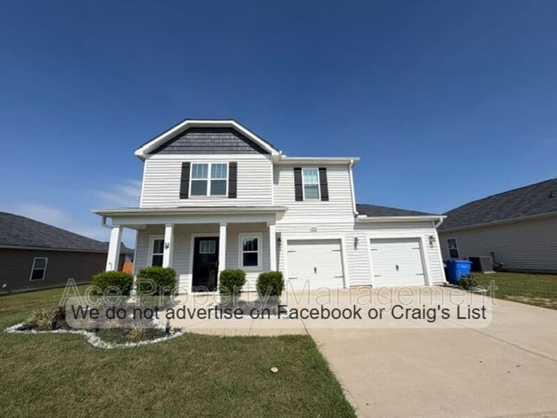 Fayetteville House: 2350 Spinning Wheel Road