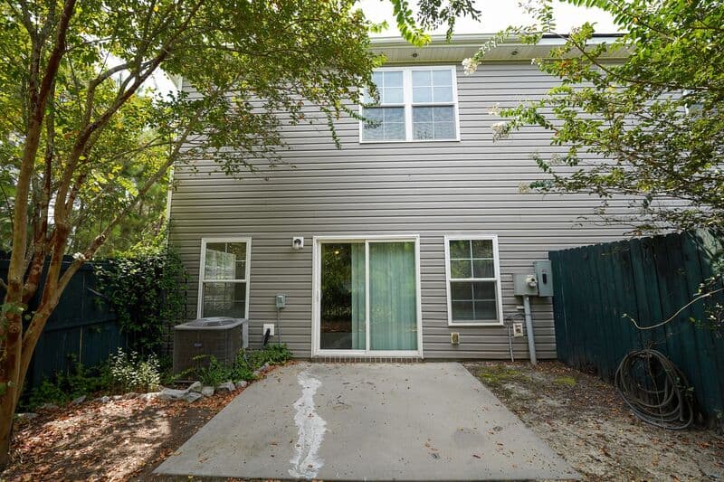 Richmond Hill House: 10 Kepler Loop