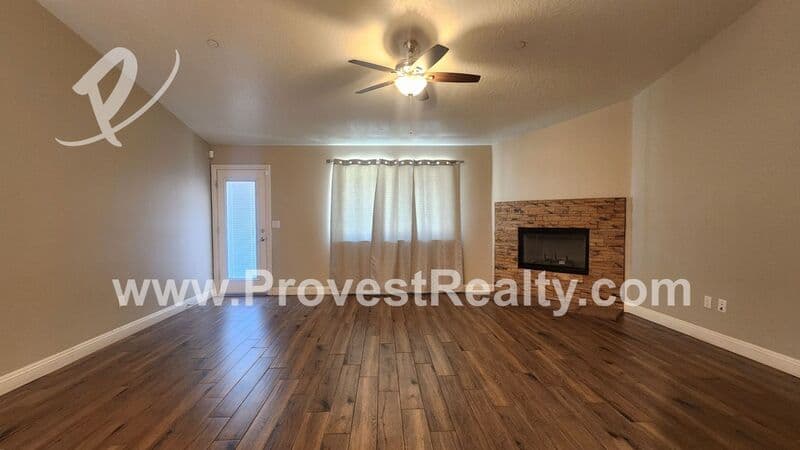 Hesperia House: 17907 Birch St