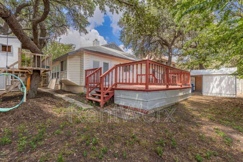 San Antonio House: 5602 Timber Bark