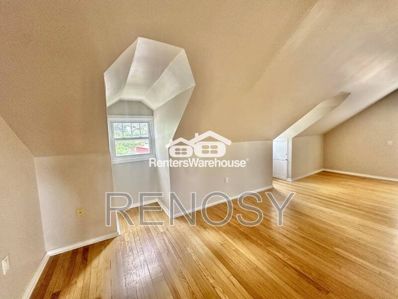 Des Moines Condo: 2300 Beaver Ave