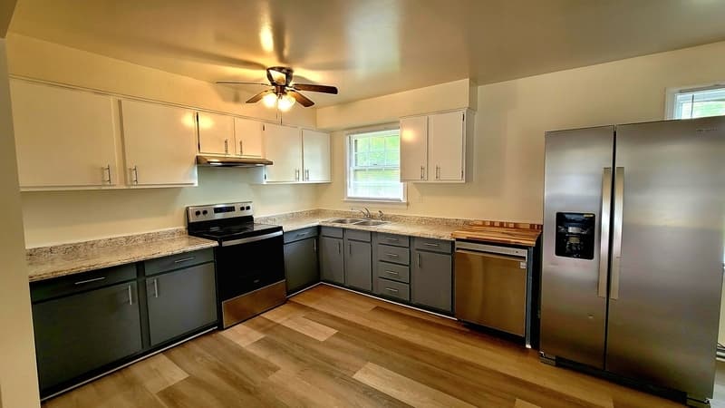 Richmond House: 1410 N 29th St