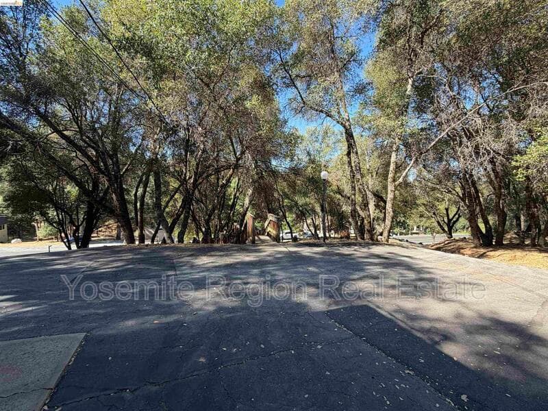Groveland House: 20790 Ferretti Road