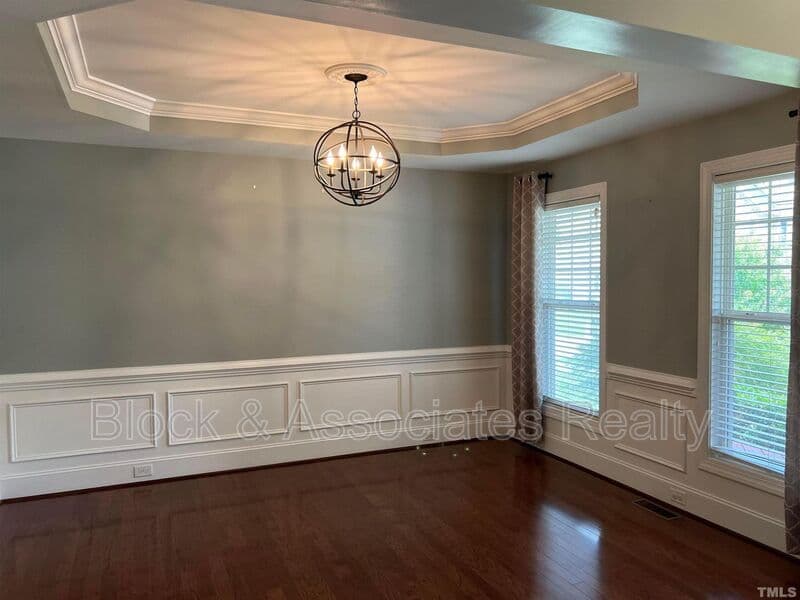 Holly Springs House: 332 Covenant Rock Lane