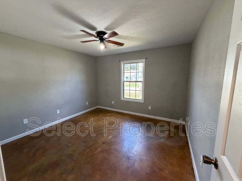 Hoxie House: 901 SE 3rd St